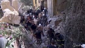 Beirut, un uomo estratto vivo dopo 16 ore sotto le macerie