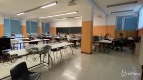 Scuola, Azzolina firma ordinanza per aumento organici