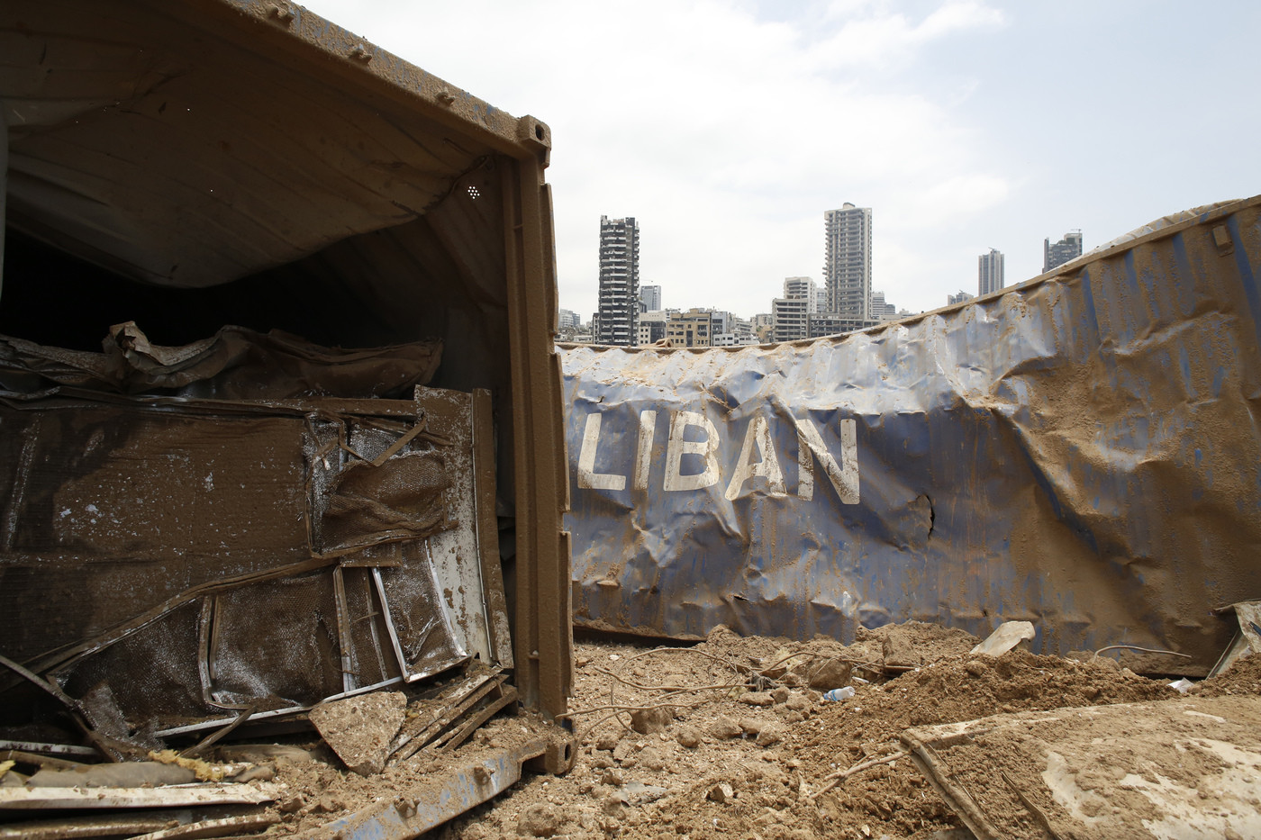 Macron a Beirut: i libanesi gridano ‘Rivoluzione’. Anche italiana fra vittime