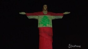 Strage di Beirut, a Rio il Cristo Redentore si illumina dei colori della bandiera libanese