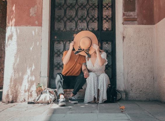 Oroscopo del giorno di sabato 8 agosto, Cancro: Un amore a prima vista…