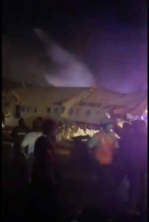 India, aereo con 191 passeggeri esce di pista: morti e feriti