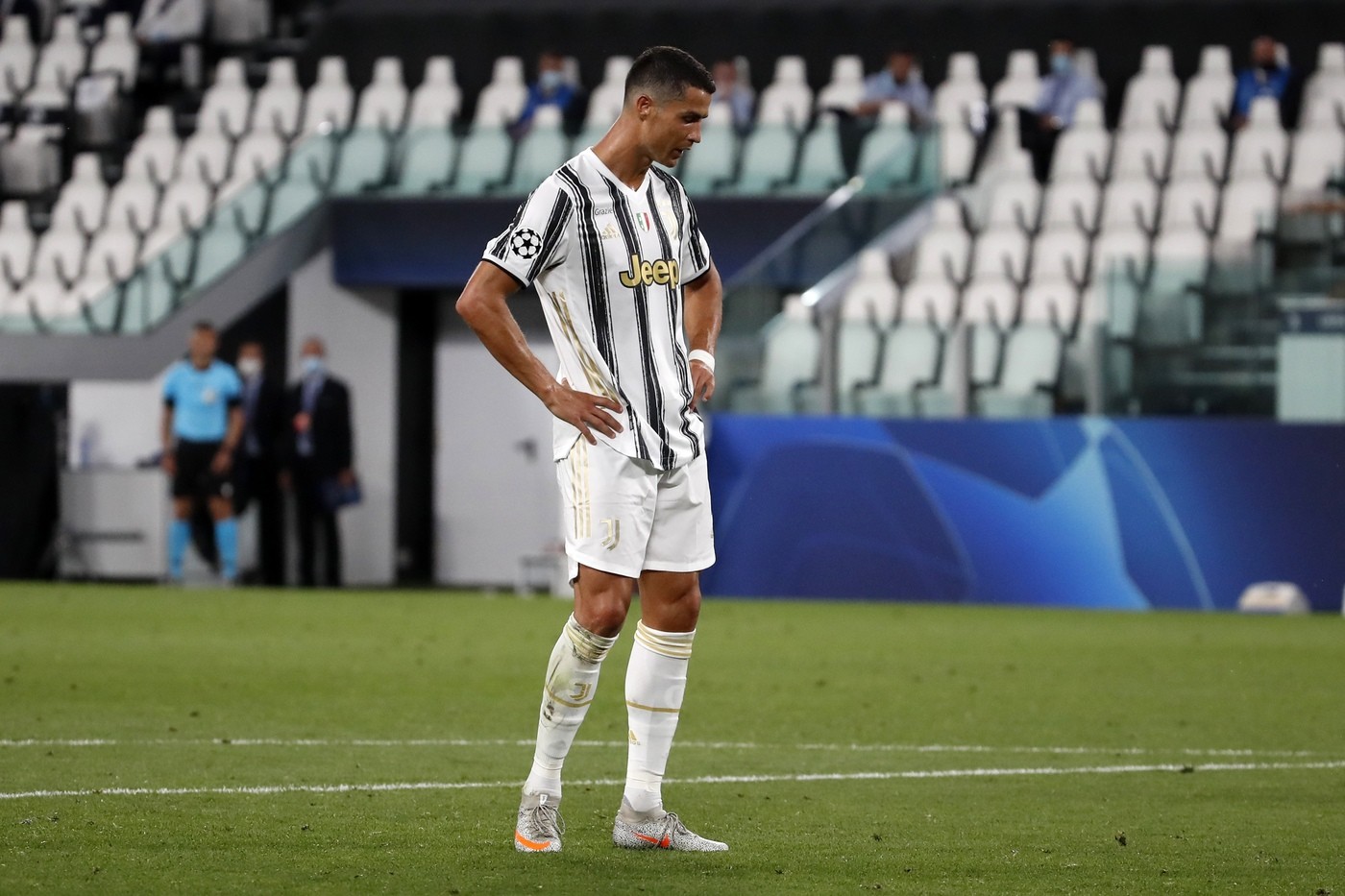 Champions, Juve vince 2-1 ma è fuori: CR7 non basta, Lione ai quarti