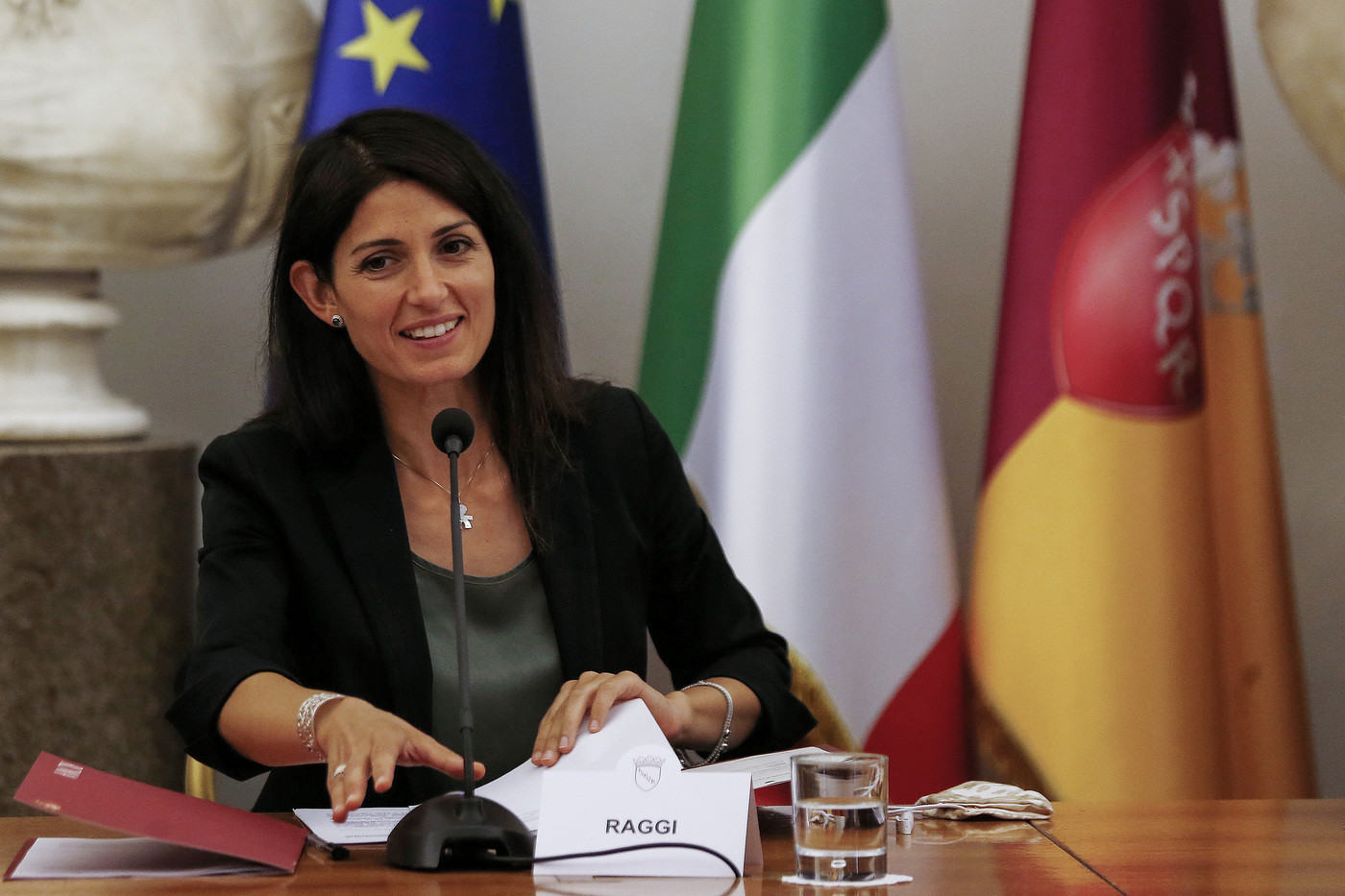 Roma, Raggi: Vado avanti, mi ricandido a sindaco