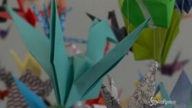 Coronavirus, artista di origami crea memoriale per le vittime
