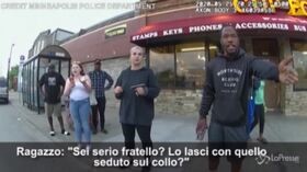Morte Floyd, in un video lo sconcerto di chi assiste al fermo che ha portato alla morte del 46enne