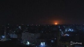 Israele, l’aviazione bombarda siti di Hamas nella Striscia di Gaza
