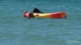 Portogallo, il presidente de Sousa assiste nei soccorsi a due ragazze in mare