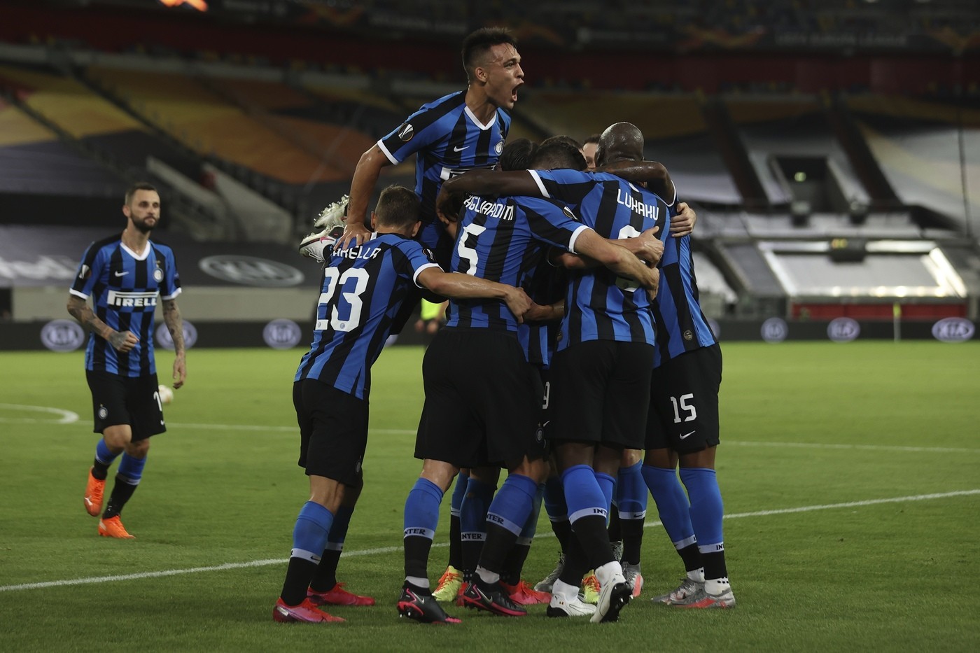 Europa League, Inter travolgente: Cinquina allo Shakhtar e finale con Siviglia