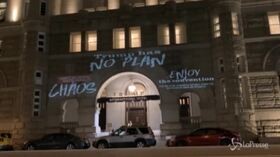 Usa: messaggi anti Trump proiettati sul Trump Hotel di Washington