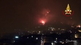 Palermo, incendio nel bosco di Altofonte: evacuate un centinaio di persone