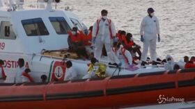 Migranti, nuovo maxi sbarco a Lampedusa