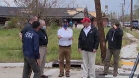 Louisiana, Trump nelle zone colpite dall’uragano Laura