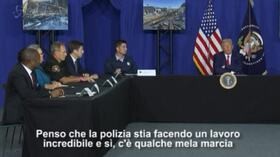 Trump alla polizia di Kenosha: “State facendo un lavoro incredibile”