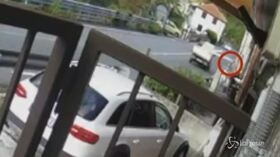 Genova: colpita da tavola di legno sporgente da furgone, grave una studentessa