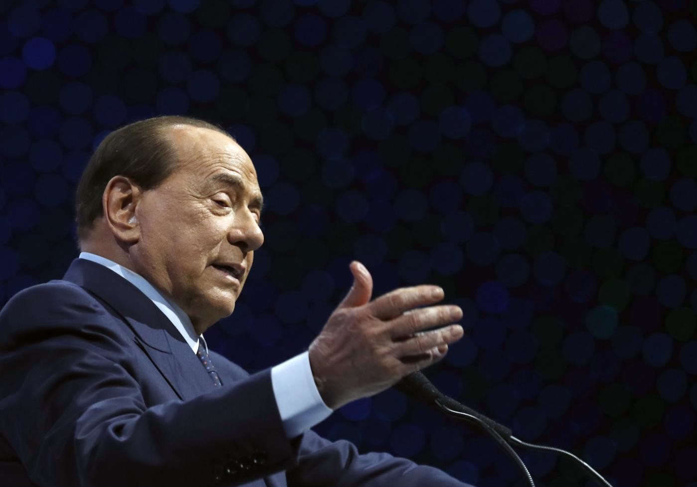 Berlusconi ricoverato  al San Raffaele di Milano