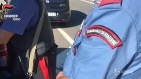 Torino, truffano anziani per giocare al casinò: 3 arresti