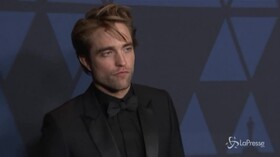 Cinema, Robert Pattinson positivo al Covid