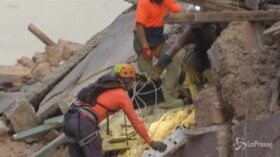 Beirut, segnali di vita sotto le macerie a un mese dalle esplosioni