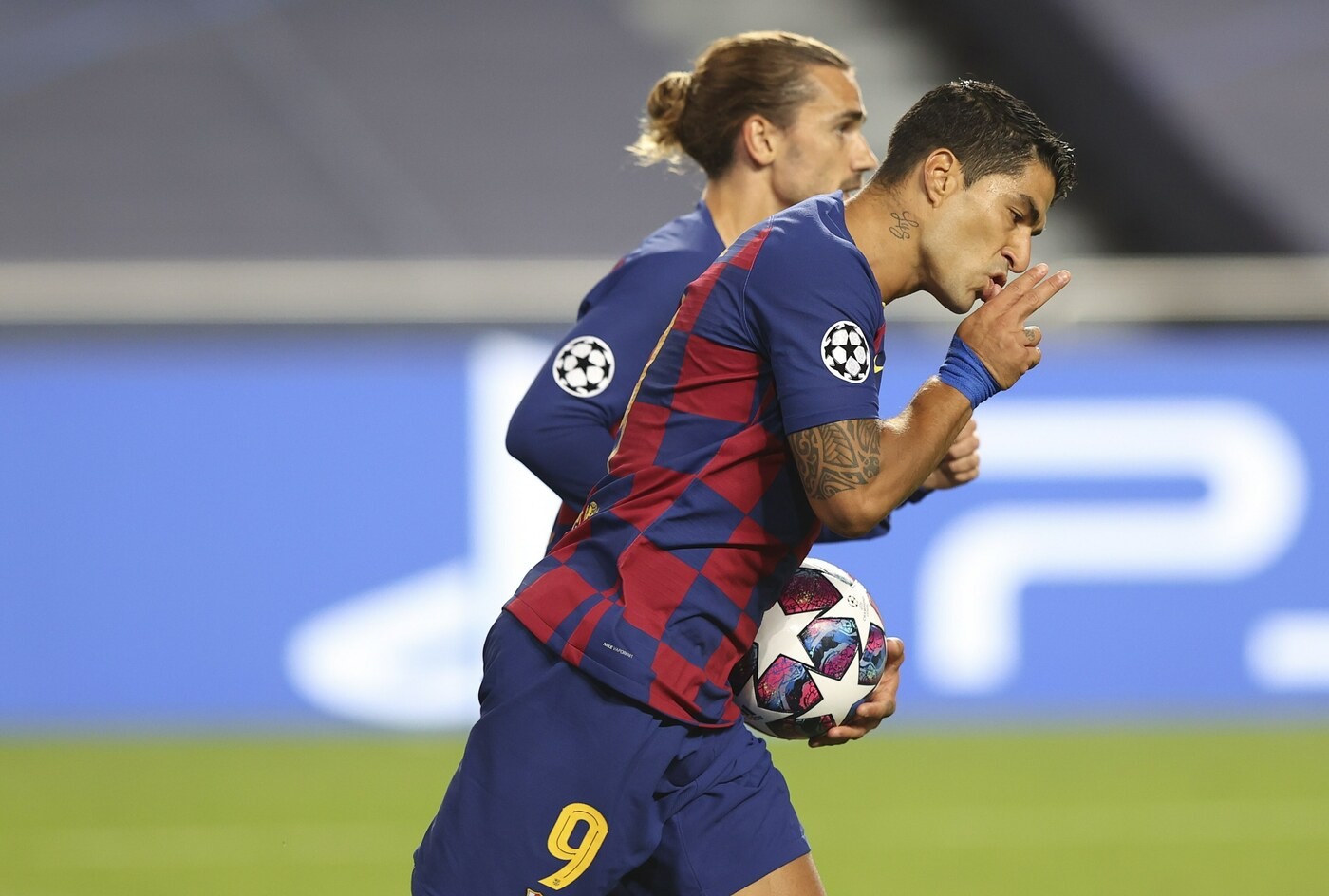 Barça libera Vidal: Inter più vicina. Juve-Suarez, nodo passaporto
