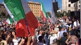 Roma: cori e tricolori alla manifestazione dei ‘No Mask’