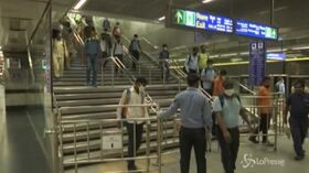 Coronavirus, riaperta la metropolitana a Nuova Delhi