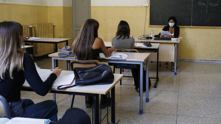 Scuola, studenti in piazza: "Ripartenza in condizioni disastrose"