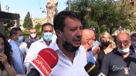 Salvini a Pompei: “Campania accogliente, di paura e di distanza si muore”