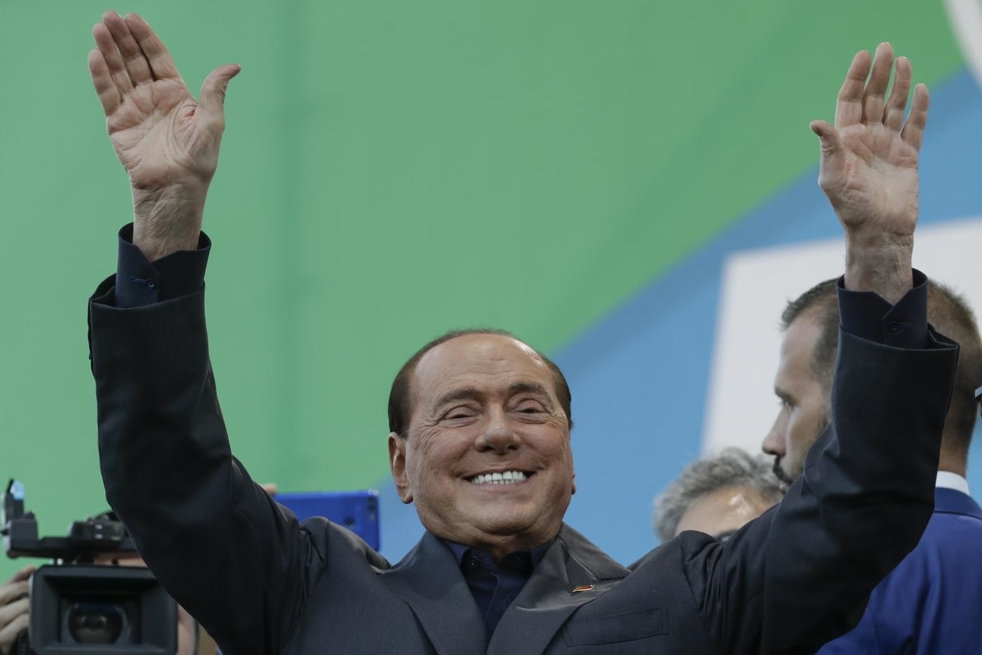 Berlusconi, Zangrillo: “Quadro clinico confortante”
