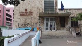 Scuola, caos e tensioni a due giorni da riapertura