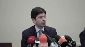 Covid, Speranza: “Fuori dal virus tra sei mesi”