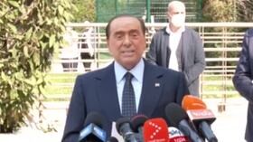 Silvio Berlusconi dimesso dal San Raffaele: “La prova più pericolosa delal mia vita”