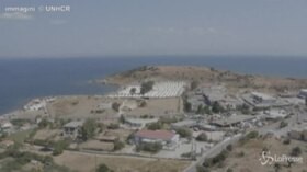 Lesbo, il nuovo campo profughi sull’isola: le immagini dal drone