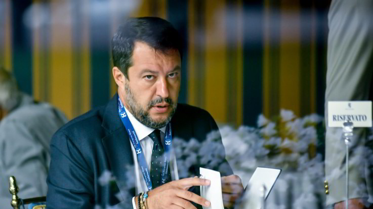 Posta selfie "Salvini appeso": polemica sul consigliere Pd a Venaria