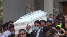 Funerali Maria Paola, il dolore della famiglia