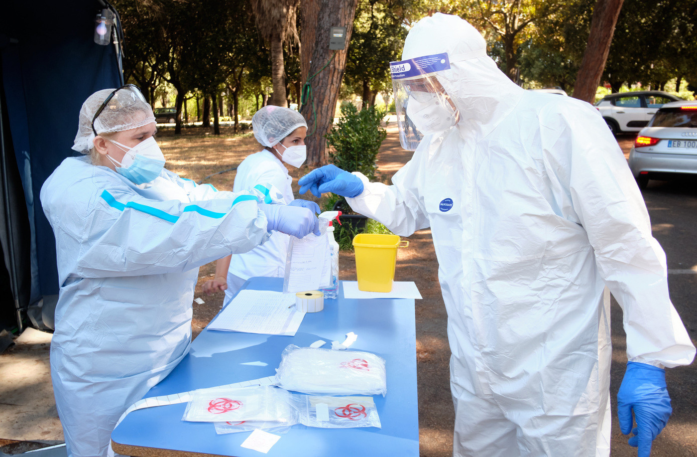 Crescono contagi e tamponi: 1452 nuovi positivi, 12 morti