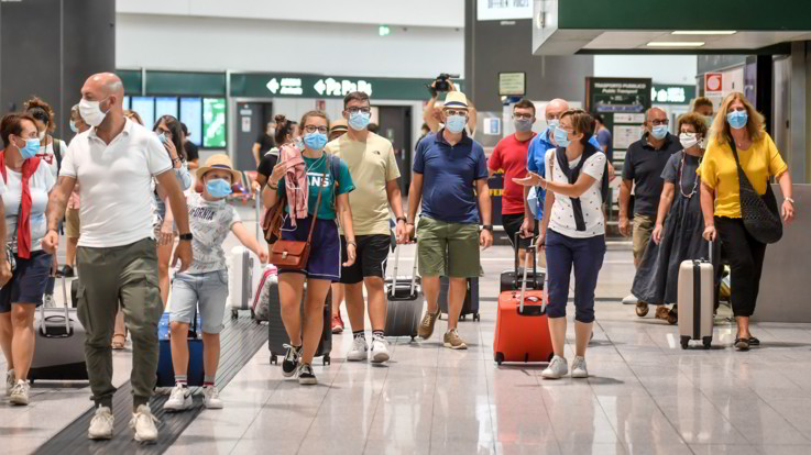 Contagi in lieve aumento in Italia, tamponi ancora oltre quota 100 mila