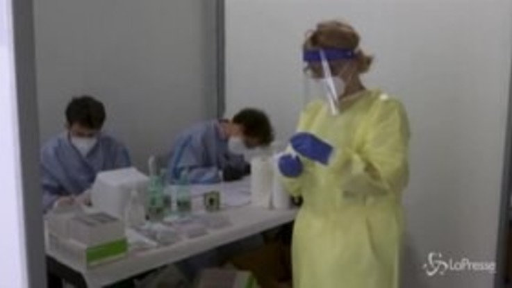 Covid in Italia: contagi in netta crescita, altri 10 morti