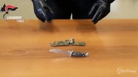 Torino, si prensenta sotto casa della ex con un coltello da caccia: arrestato