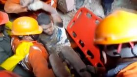 India, crolla edificio a Bhiwandi: almeno 10 morti e 25 dispersi