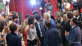 Toscana, Giani: applausi e abbracci al suo arrivo nella sede del Pd