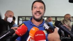 Milano, Salvini dopo il voto: “Non ho sanificato le mani? Ciumbia, lo farò subito”