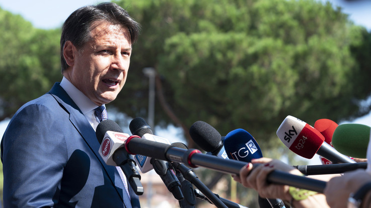 Governo, Conte tira sospiro di sollievo dopo voto ma ora c'è spettro rimpasto