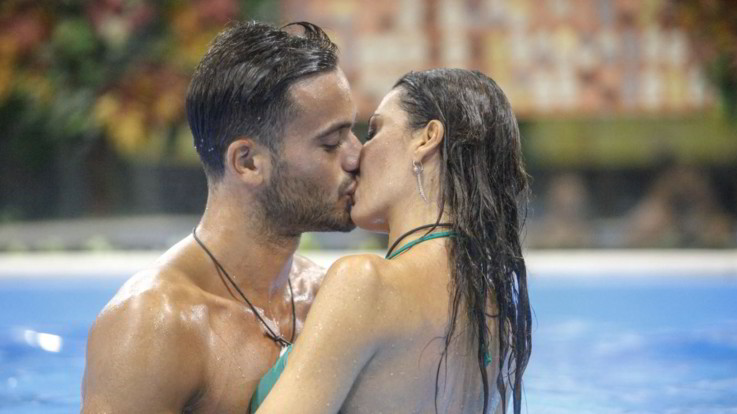 Gf Vip, Gregoraci e il bacio con Pretelli. Ora l'immunità dalle nomination