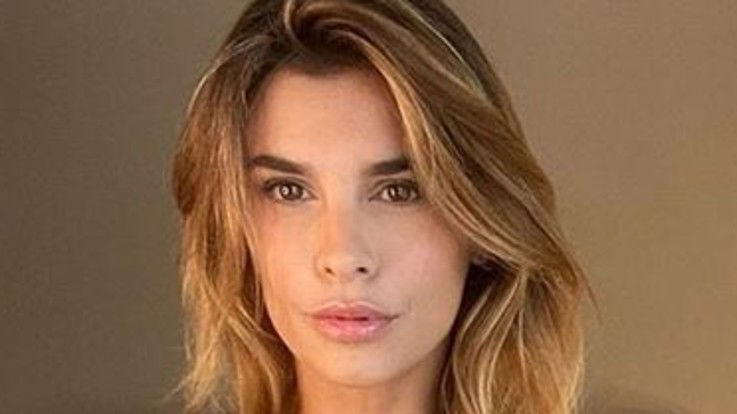 Sexy trasparenze per Elisabetta Canalis, follower in delirio