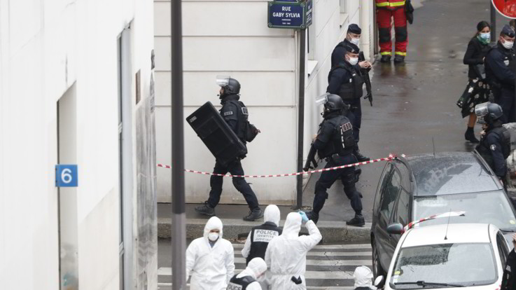 Parigi, l'aggressore confessa: "Ho agito per le vignette di Maometto"