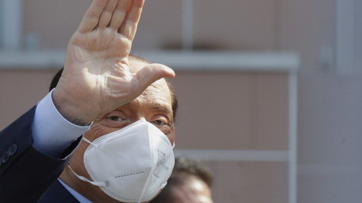 Lo staff di Berlusconi chiarisce: lavora da casa, mai chiesto nuovo ricovero