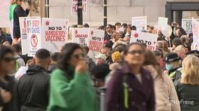 Londra, in migliaia in piazza contro il lockdown