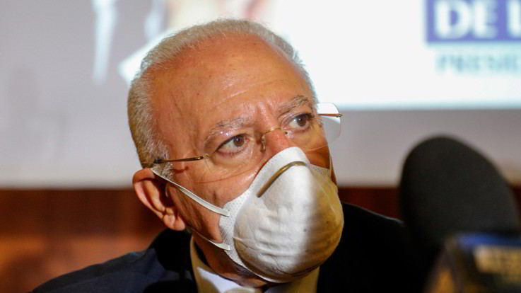 Covid, stretta antimovida di De Luca: niente vendita di alcolici dopo le 22