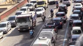 Napoli, traffico in tilt per maltempo e cantieri: “Impossibile circolare”